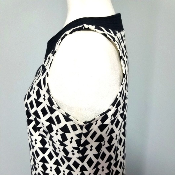 NEW YORK & COMPANY Women's Dress Sleeveless Size M Black & White V-Neck Tunic - Picture 3 of 8